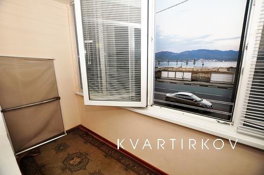 1-комнатная на набережной - вид на море, Новороссийск - квартира посуточно