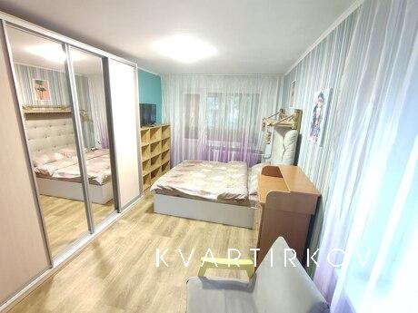 2к кв біля парку, Шалімова, НАУ, Киев - квартира посуточно