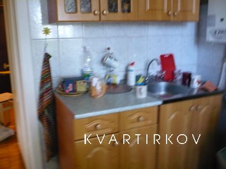 2 комнатная-комнаты не смежные,квартира с удобствами,мебель,