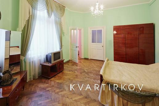 Уютная светлая  квартира в центре Львова, Львов - квартира посуточно