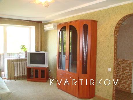1 bedroom apartment near the railway, Mykolaiv - apartment by the day