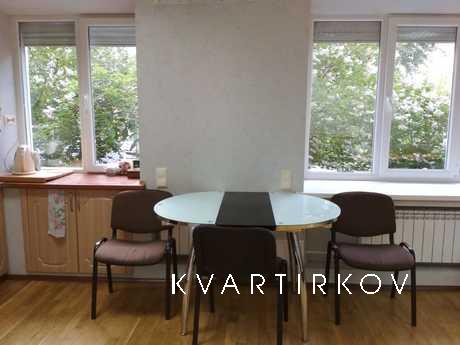 Просторная студия со всеми удобствами!, Екатеринбург - квартира посуточно