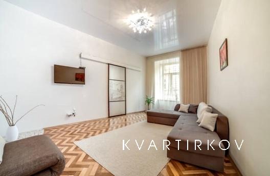 2 to the apartment in the heart of the city. Clean, comforta