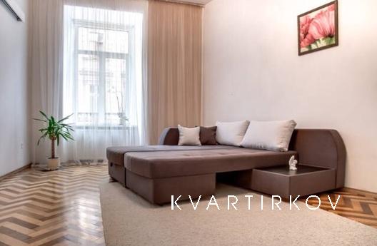 Cozy apartment in the center, Lviv - apartment by the day