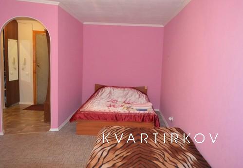 1 com. apartment in the district of the, Yekaterinburg - apartment by the day