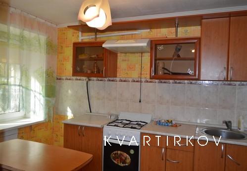 1 com. apartment in the district of the, Yekaterinburg - apartment by the day