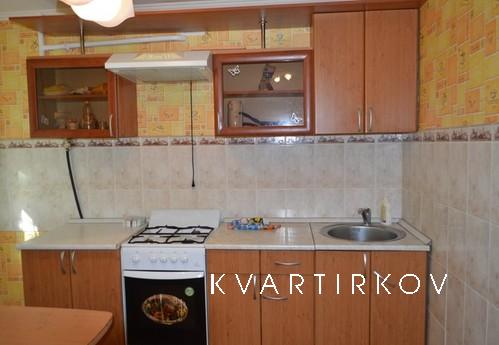 1 com. apartment in the district of the, Yekaterinburg - apartment by the day