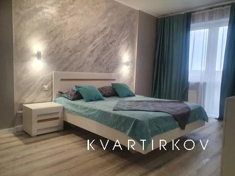 Подобово погодинно 
3 поверх .Новобудова КІН-КОНГ
Є всіі нео