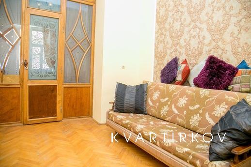 3 bedroom apartment in the center, Lviv - apartment by the day