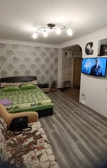 Квартира 1к Черёмушки, Каменское (Днепродзержинск) - квартира посуточно