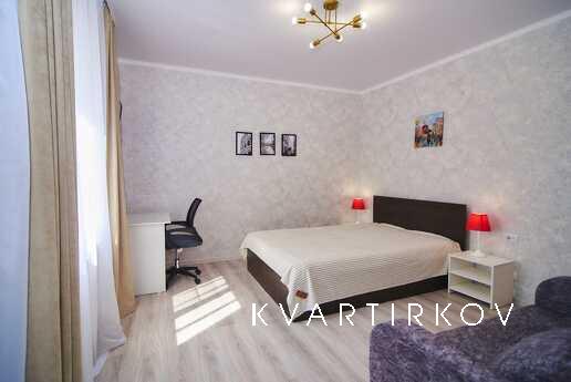 В парковой части Кисловодска сдаётся новая, светлая 2 комнат