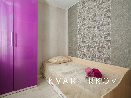 A small, cozy three-room apartment, renovated. Practical and