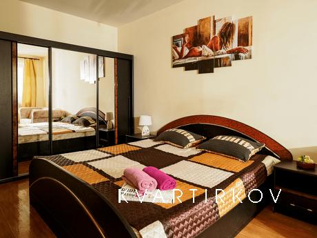 Уютная трехкомнатная квартира в центре города.
Документы, по