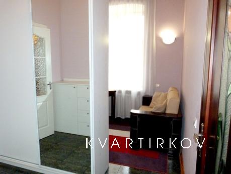 Уютная квартира возле метро'Льва Толстог, Киев - квартира посуточно
