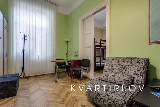 Современный хостел в центе Львова, Львов - квартира посуточно
