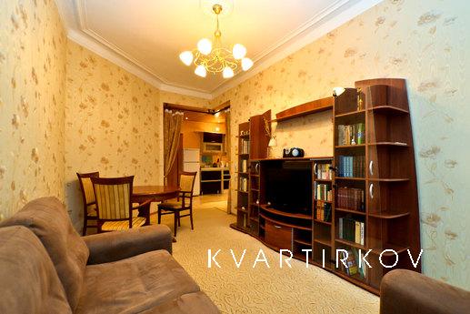 The apartment is in the center of center, Saint Petersburg - apartment by the day