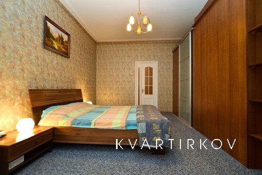 The apartment is in the center of center, Saint Petersburg - apartment by the day