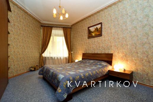 The apartment is in the center of center, Saint Petersburg - apartment by the day