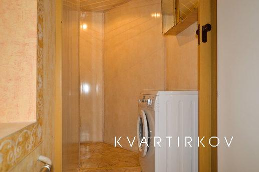 The apartment is in the center of center, Saint Petersburg - apartment by the day