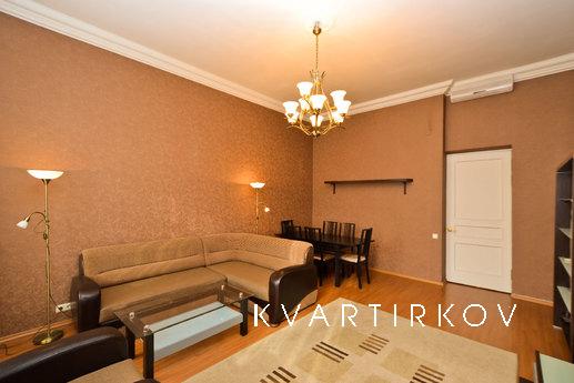 The apartment is on the main street of t, Saint Petersburg - apartment by the day