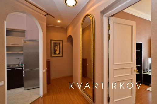 The apartment is on the main street of t, Saint Petersburg - apartment by the day