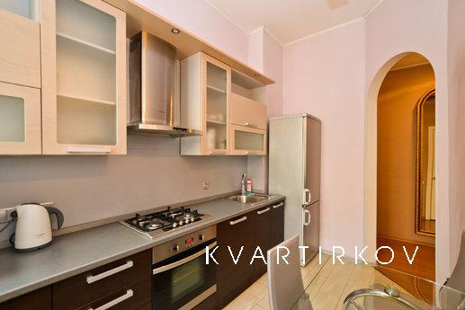 The apartment is on the main street of t, Saint Petersburg - apartment by the day