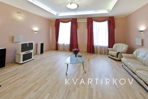 Apartment with Jacuzzi, Санкт-Петербург - квартира подобово