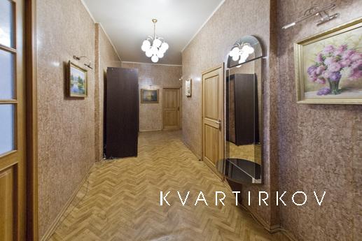 Apartment with Jacuzzi, Санкт-Петербург - квартира подобово