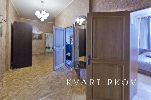 Apartment with Jacuzzi, Санкт-Петербург - квартира подобово