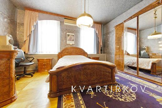 Apartment with Jacuzzi, Санкт-Петербург - квартира подобово