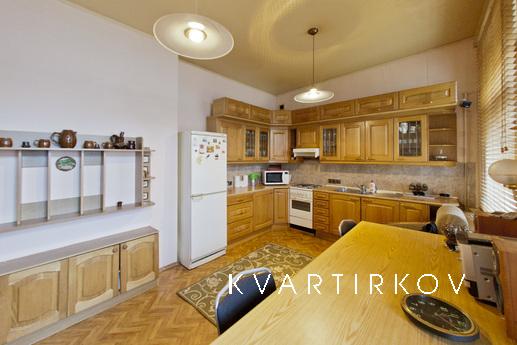 Apartment with Jacuzzi, Санкт-Петербург - квартира подобово