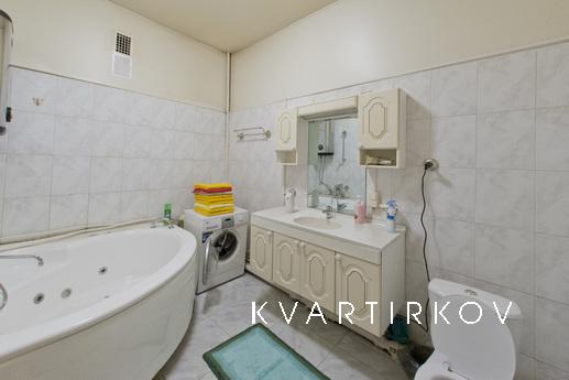 Apartment with Jacuzzi, Saint Petersburg - apartment by the day