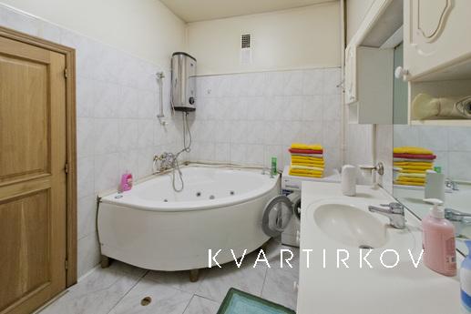 Apartment with Jacuzzi, Санкт-Петербург - квартира подобово