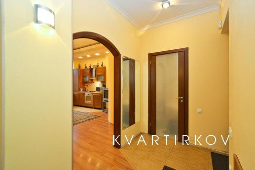 Comfortable apartment in the heart, Saint Petersburg - apartment by the day