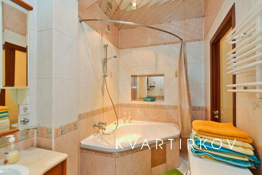 Comfortable apartment in the heart, Saint Petersburg - apartment by the day