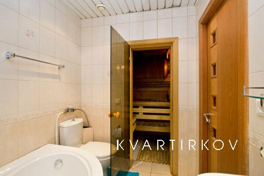 Two bathrooms, a sauna, a Jacuzzi, a bay, Санкт-Петербург - квартира подобово