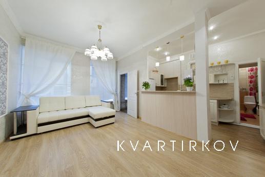 Apartment renovated near station, Saint Petersburg - apartment by the day