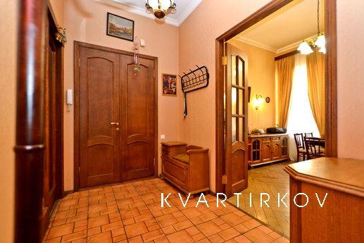 The apartment renovation in the heart of, Санкт-Петербург - квартира подобово