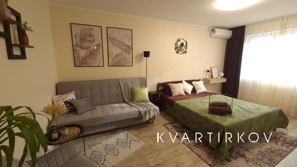 Stylish 1-room apartment after renovation, central Mitnitsa,