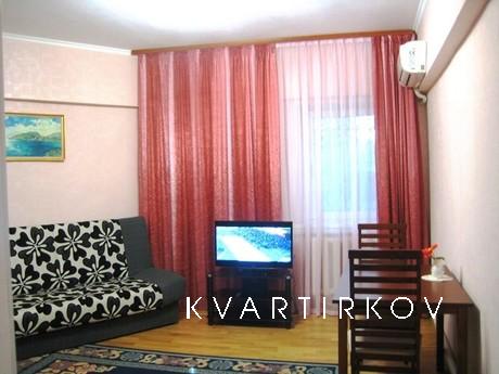 Rent svoyu1 square. Yalta, 5  Quay, Yalta - apartment by the day