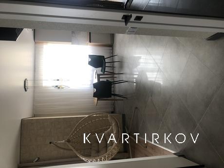 I'm looking for a studio apartment for rent, Berdychiv - apartment by the day