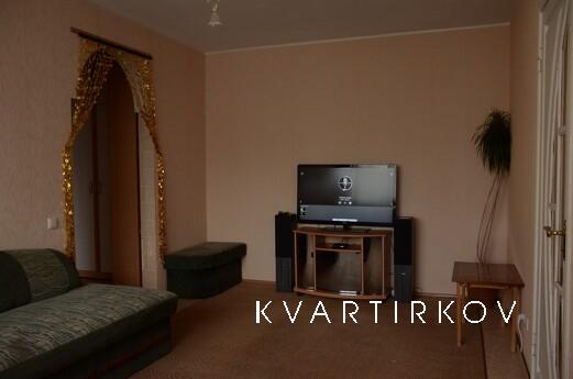 Rent daily 3-room apartment, Chernomorsk (Illichivsk) - apartment by the day