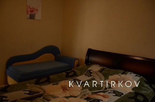 Rent daily 3-room apartment, Chernomorsk (Illichivsk) - apartment by the day