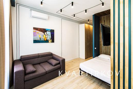 Уяви: ти повертаєшся після дня зустрічей, а квартира зустріч