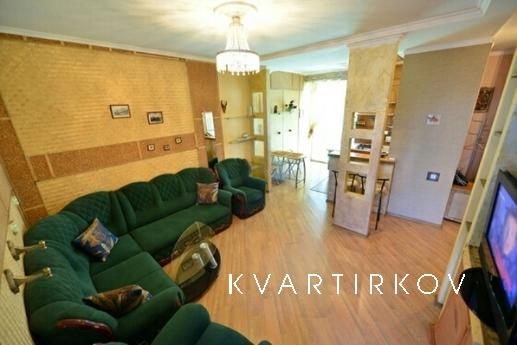 One bedroom apartment Old Hem, Kyiv - apartment by the day