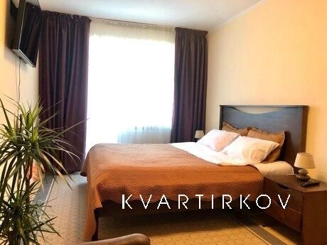 Квартира в центрі , видаємо документи, Ровно - квартира посуточно