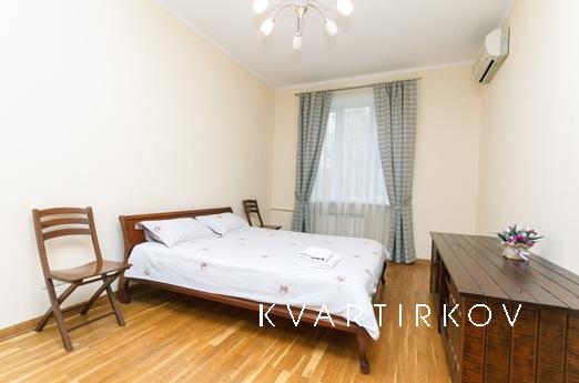 Квартира в тихом месте шумного города, Киев - квартира посуточно