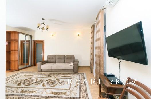 Cozy apartment in the center of the metropolis. Renovation, 