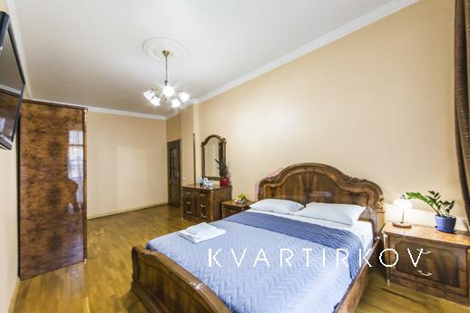 Great apartment in the center of Kiev, Kyiv - apartment by the day
