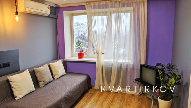 Metro Libedskaya 1 minute !!!, Kyiv - apartment by the day